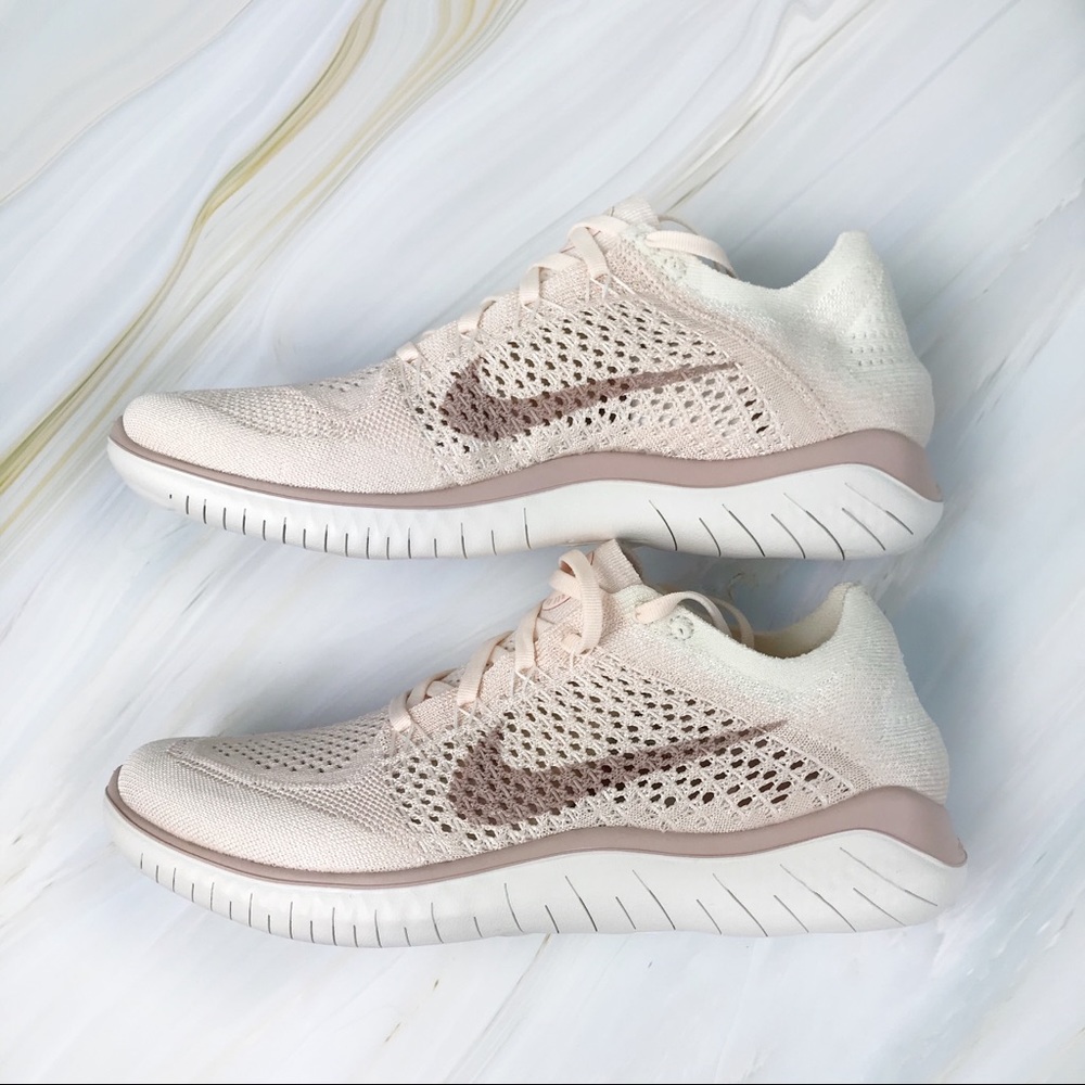 NEW Nike free RN Flyknit Sneakers - Picture 5 of 7